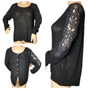 IRIS knitted black sweater.